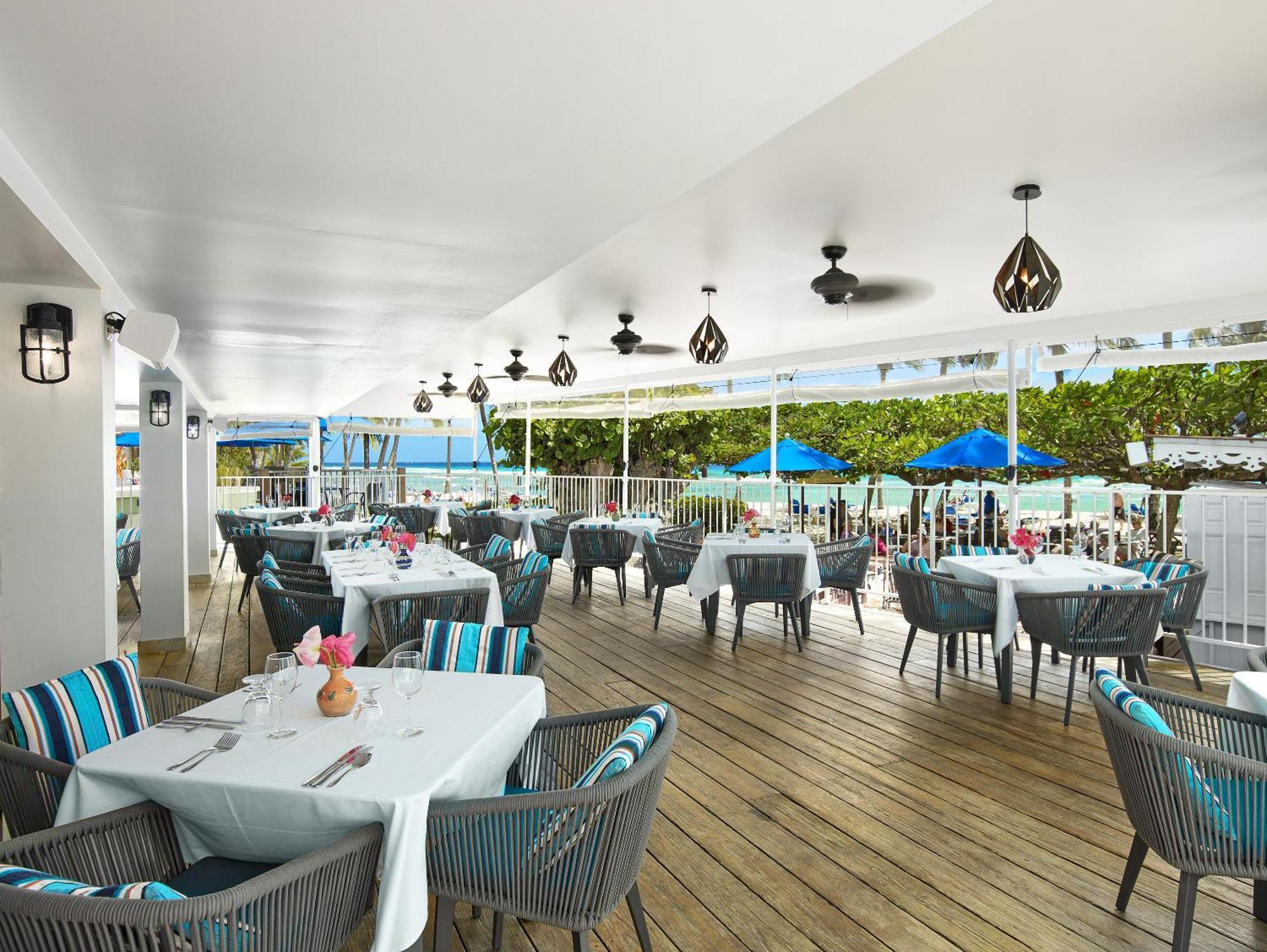 Coconut Court Beach Hotel Крайст-Черч Экстерьер фото